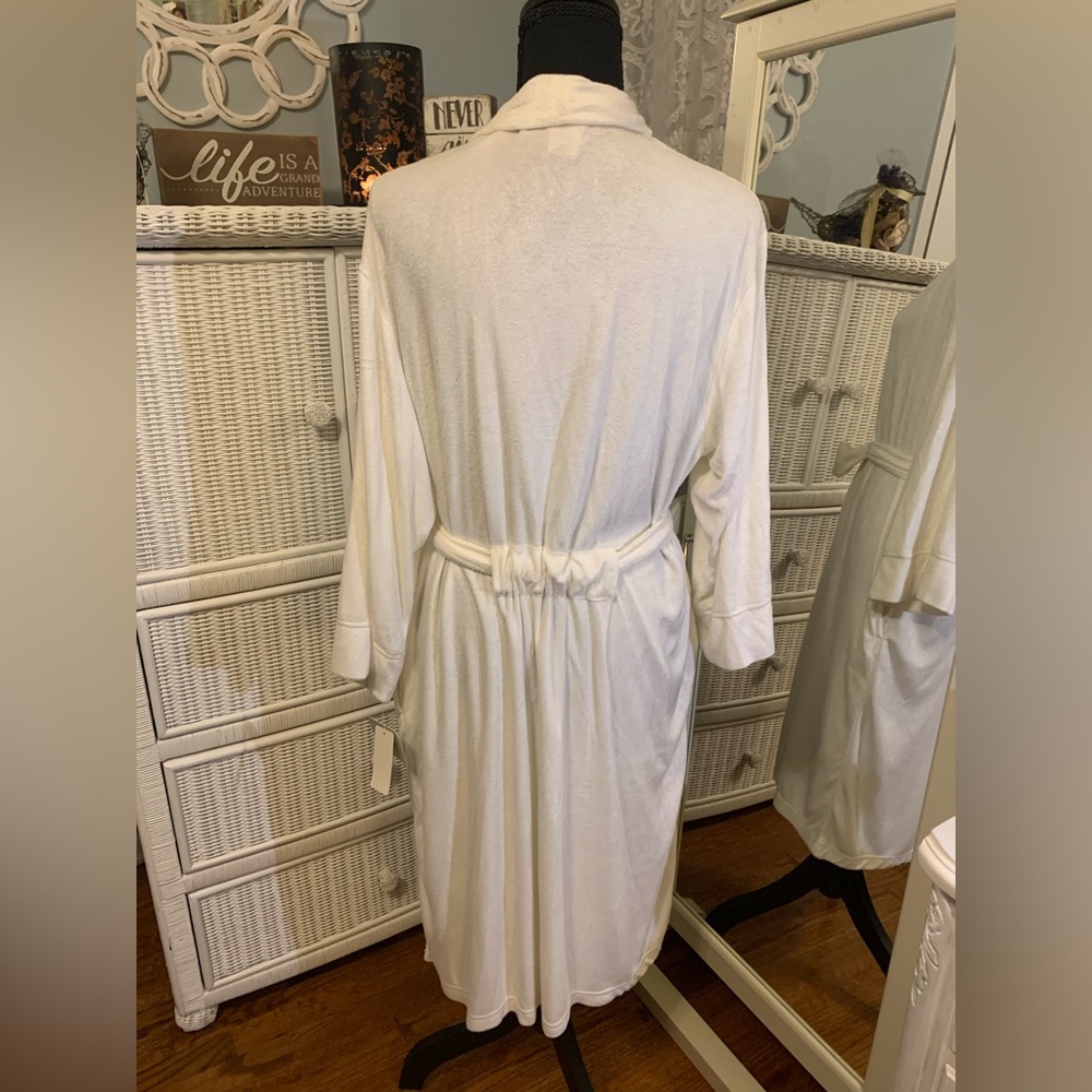 NATORI Lightweight Terry Robe.  NWT.  WHITE/size M WOMENS 8-10